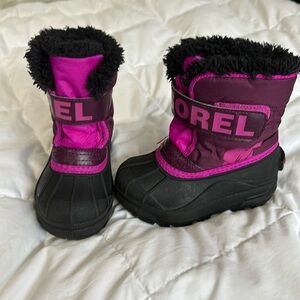 Sorel Toddler size 9 snow boots